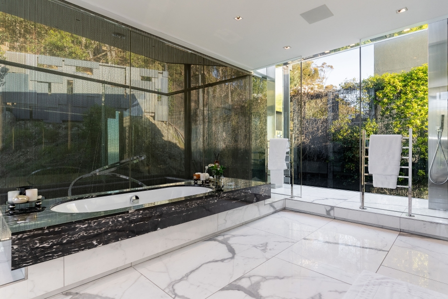 7 Bedroom Property for Sale in Clifton Western Cape